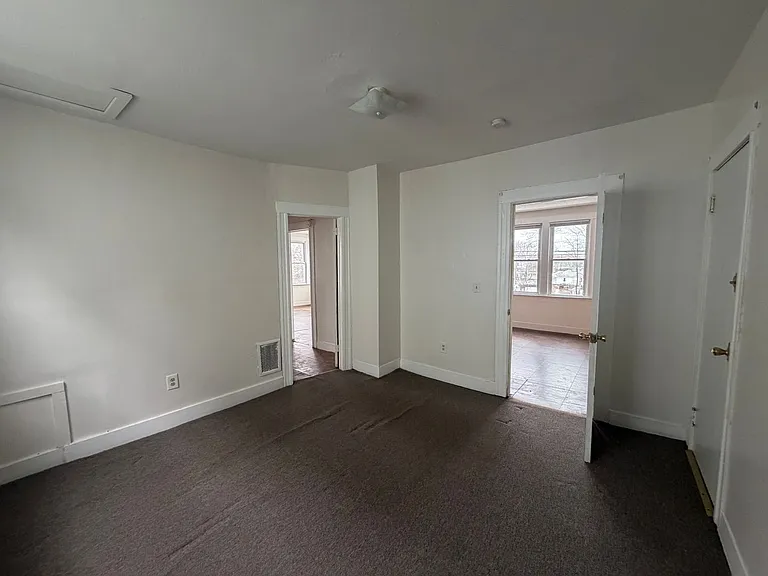 57 Maltby St — Photo 3