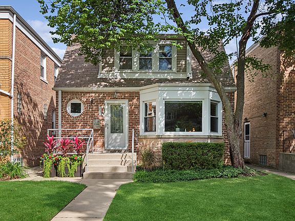 2nd image of 2916 W Fargo Ave