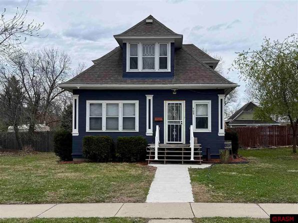 408 Park St S, Fairfax, MN 55332