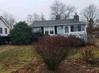 112 Deepwood Dr, Hebron, CT 06248