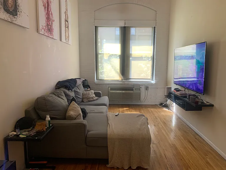 1300 Hudson St — Photo 6