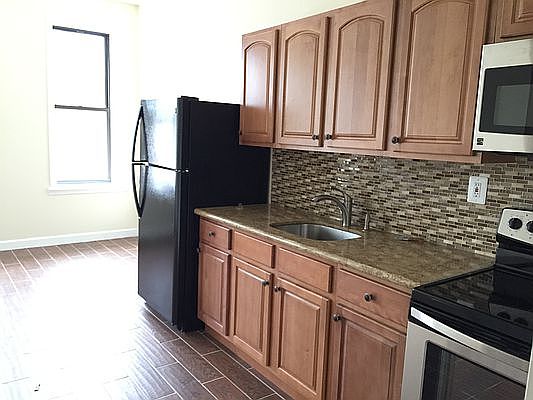 2nd image of 2270 2nd Ave #4F