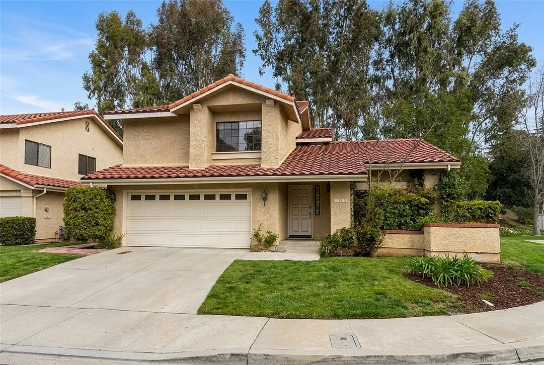 3 bed, 2.5 bath, 1623 sqft, $5,000 — Photo 1