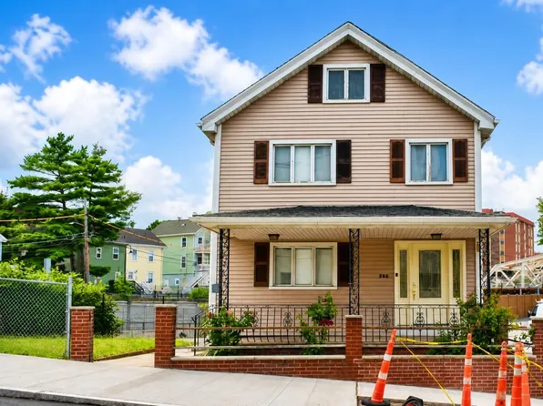 137 Cross St, Somerville, MA 02145