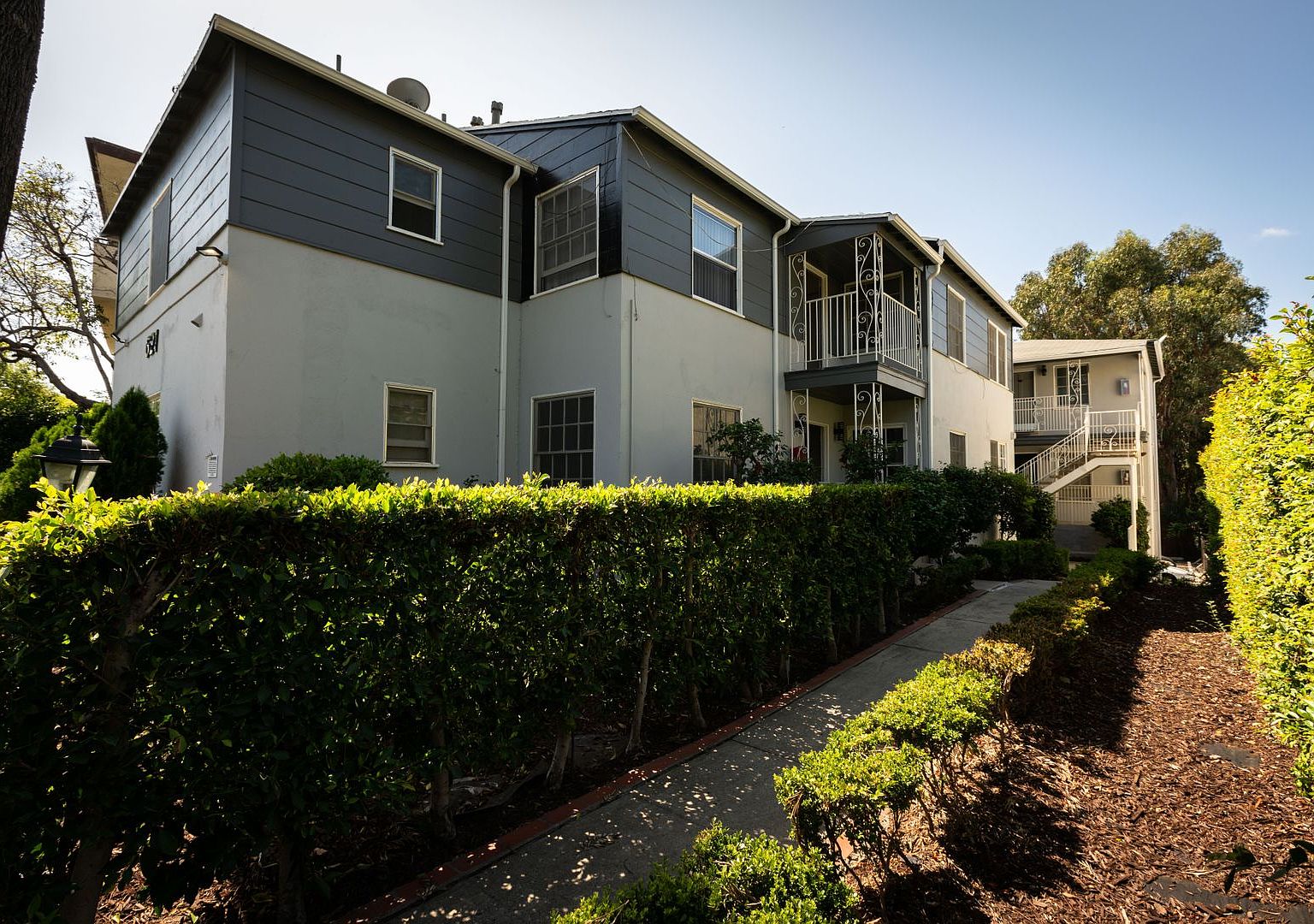 621 Midvale Ave studio / 1.0 ba, 1998, Los Angeles, CA 90024 Zillow