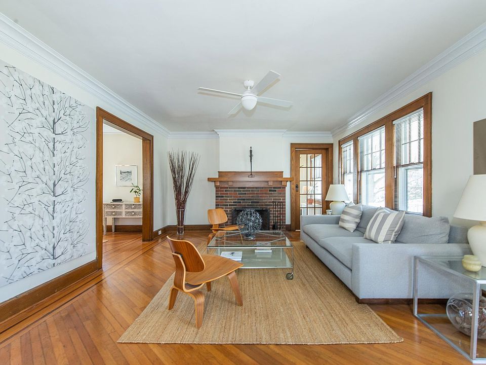 1st image of 7 Oakwood Ave