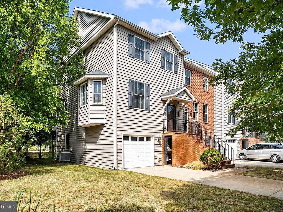 1st image of 107 Oak Leaf Dr