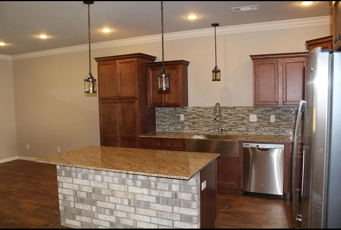 194 Old Farmington Rd — Photo 2