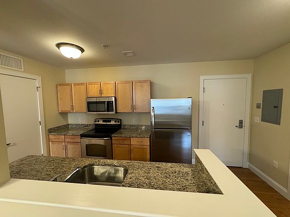 2nd image of 375 Rantoul St #209