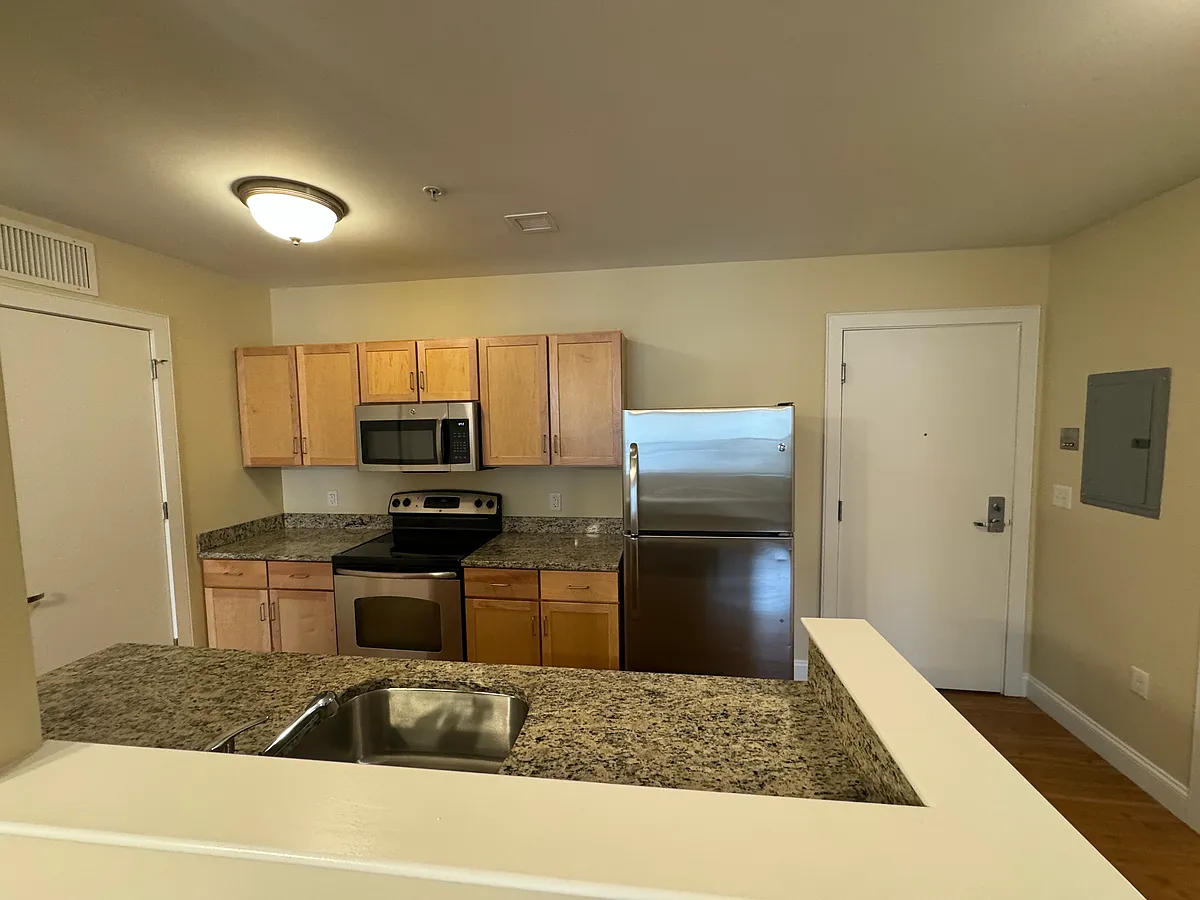 Building Photo - 375 Rantoul St #209