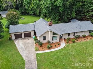 13520 Andulusian Dr, Matthews, NC 28105