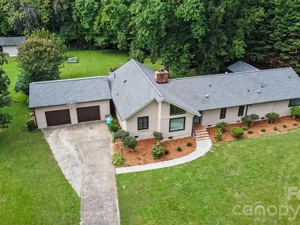 13520 Andulusian Dr, Matthews, NC 28105