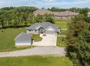9883 Gerig Rd, Leo, IN 46765