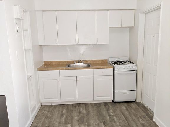 5th image of 833 Meridian Ave APT 5