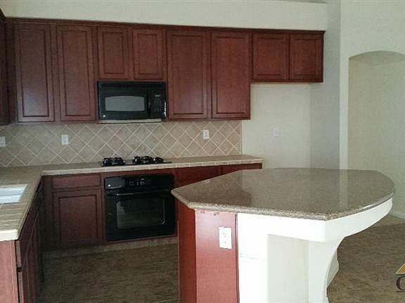 3rd image of 5513 N Cherry Creek Ln