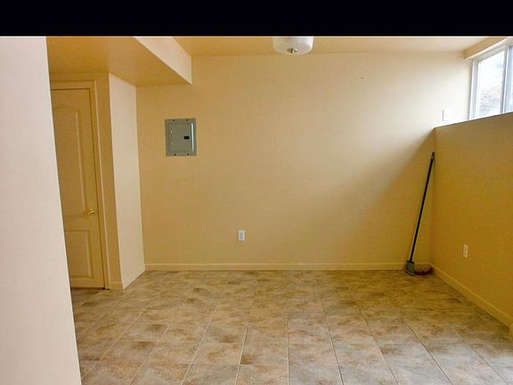 3rd image of 367 Oak Ave Floor Basement