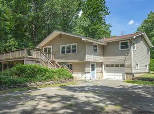 541 Band Camp Rd, Saugerties, NY 12477