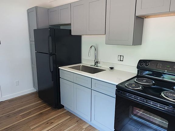 3rd image of 6708 Hardisty St