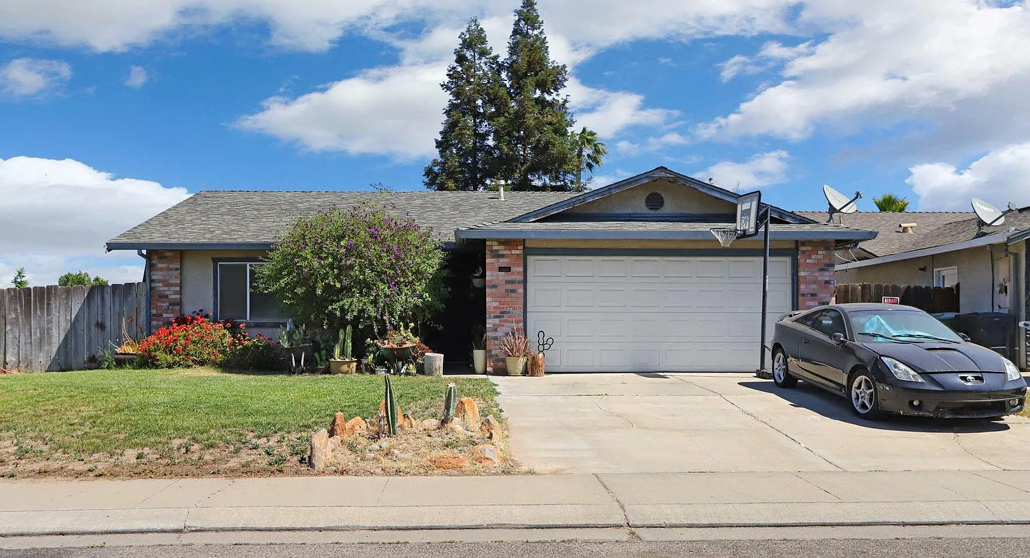 1591 Harvest Dr photo 1