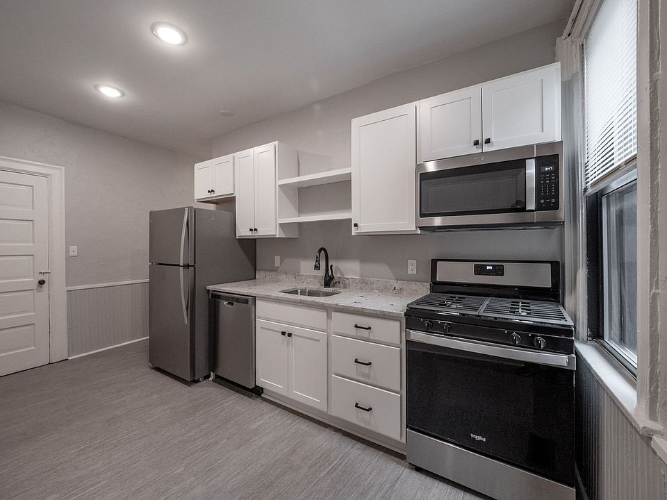 1st image of 2336-2338 E Carson St #1