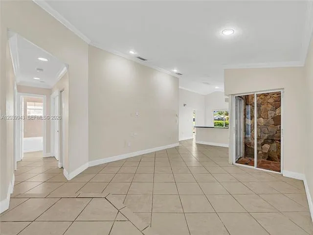15311 SW 52nd Ter #15311 — Photo 12
