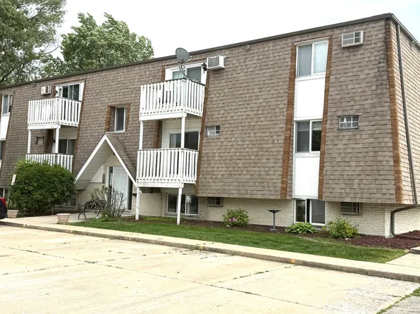 2356 Gaylord Rd Unit 2D, Crest Hill, IL 60403