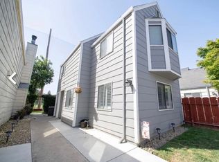 417 Golf Cir W, Manteca, CA 95337