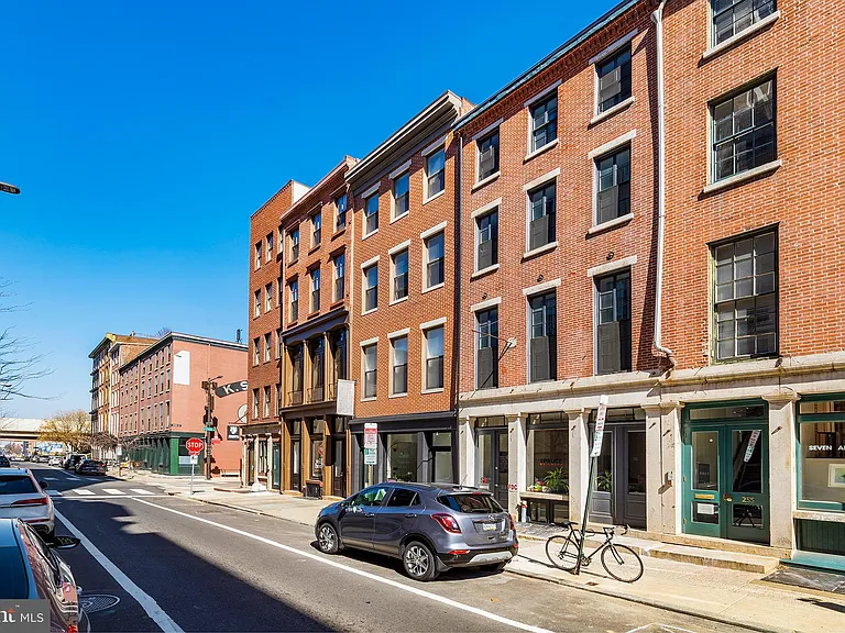 257 N 3rd St #2 — Photo 24