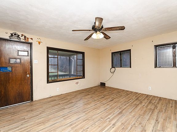 4th image of 626 Pittsburgh Rd