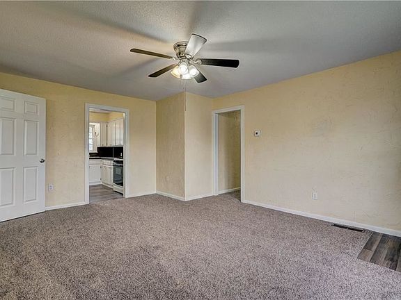 5th image of 1421 Laverne Ave