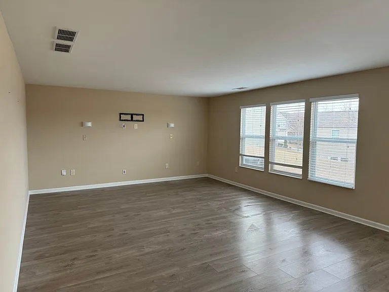 1620 Shire Village Dr — Photo 12