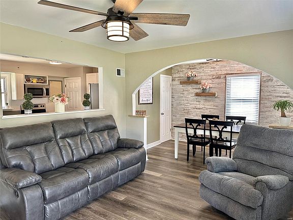 2nd image of 10416 Dandridge Dr