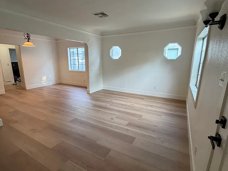 200 Westmont Dr — Photo 6