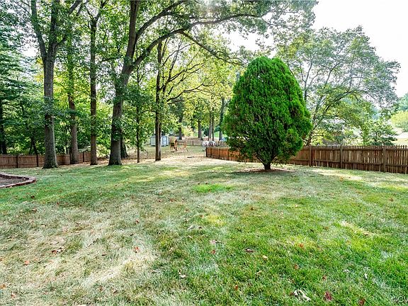 4th image of 7336 Lark Ct