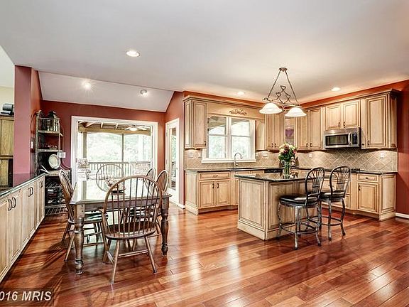 3rd image of 2908 Oak Shadow Dr