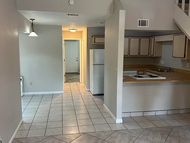 372 Hayden Rd — Photo 4