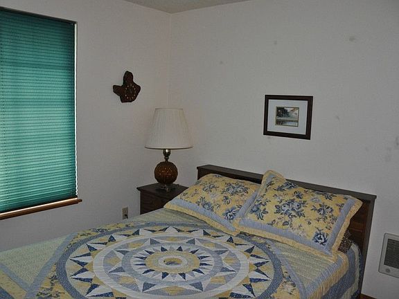 3rd image of 24508 Elm Pl