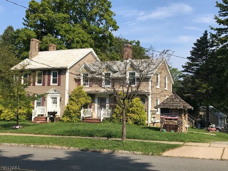 2nd image of 25 W Main St