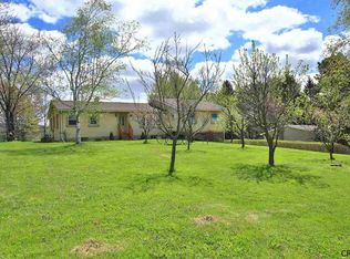 12 Willow Ln, Poestenkill, NY 12140