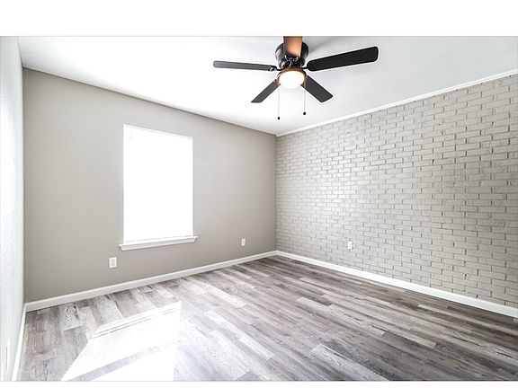 5th image of 523 E Main St #5