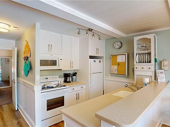 4th image of 1175 N Beachview Dr #337