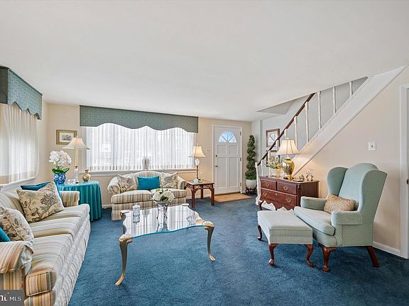 3rd image of 8637 Bridle Rd