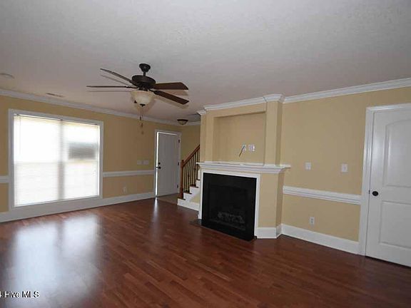 4th image of 1620 Brook Hollow Dr #B
