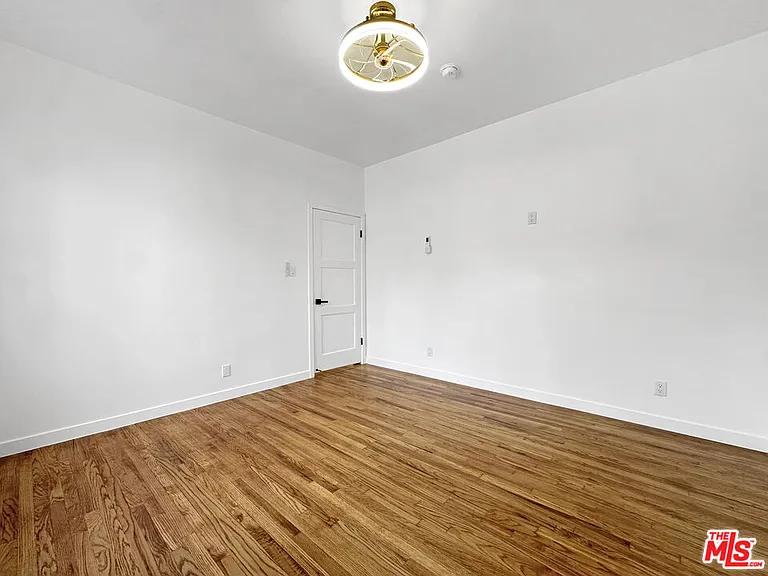 5932 Willoughby Ave #5932 — Photo 12