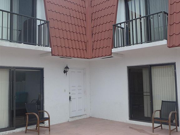 2nd image of 1400 Harvard Lane #12 A