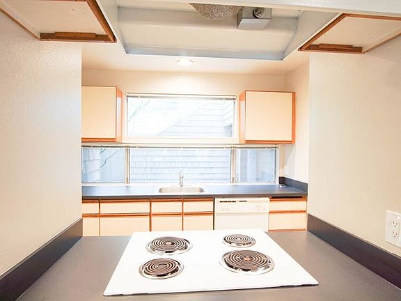5th image of 4589-4685 Galewood St #4589-B