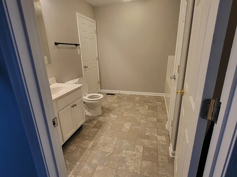 114 Vince Dr — Photo 42