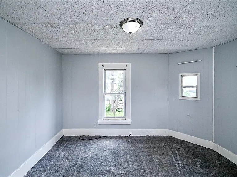 825 7th St NW #2 — Photo 3