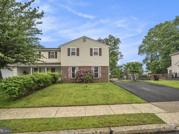 2880 Washington Ln, Hatfield, PA 19440