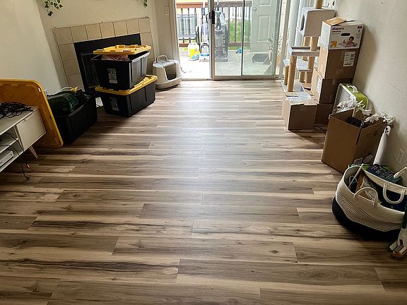 5th image of 42140 Lyndie Ln Unit 32
